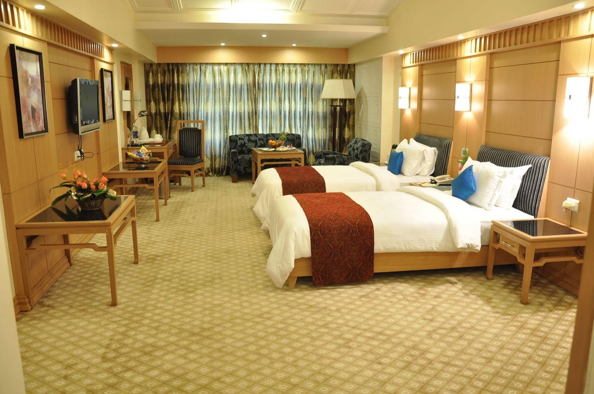 Hotel Babylon Inn Rāipur Eksteriør billede